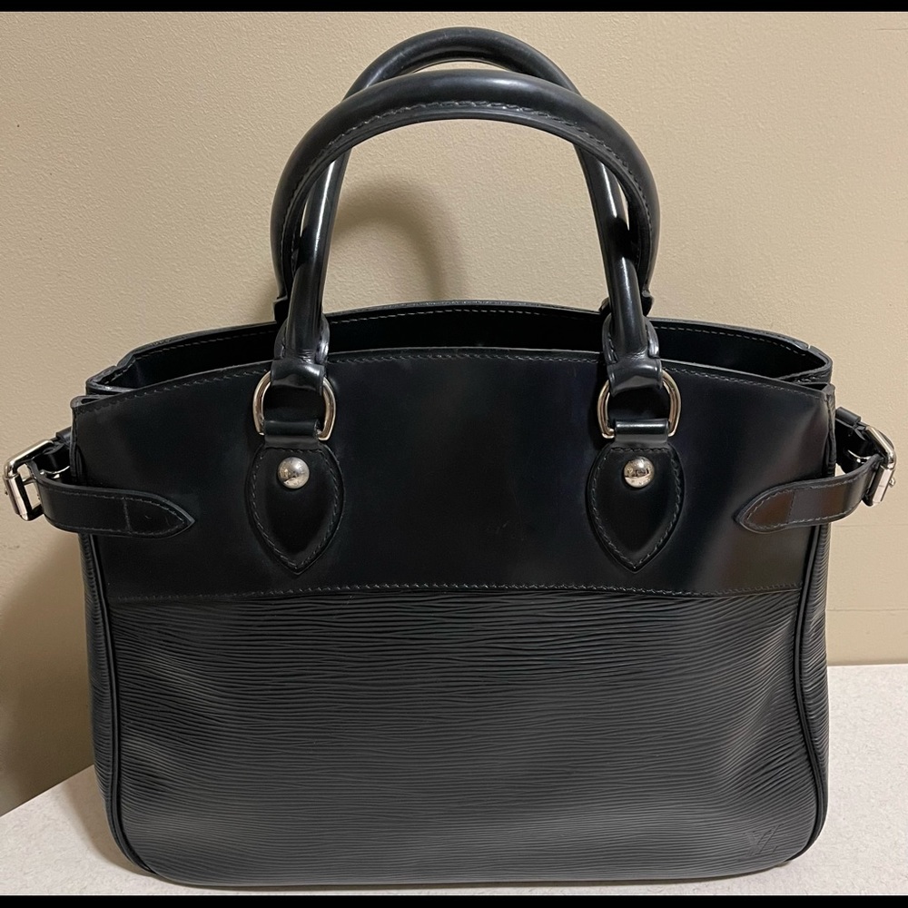 🛑SOLD🛑Louis Vuitton Passy PM Epi